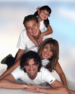 happy-family-1316701-639x797